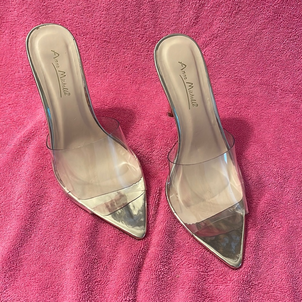 Miss Lola- Anne Michelle- Gold Heels